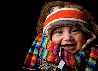 It was getting cold, so he put on his scarf. 