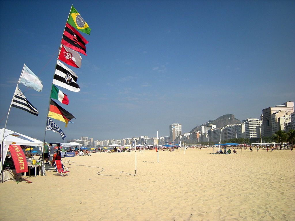 Copacabana v Riu de Janeiru - ena od najbolj znanih brazilskih plaž