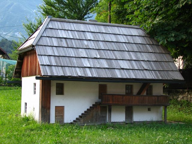 Alpska hiša, preurejena v vikend