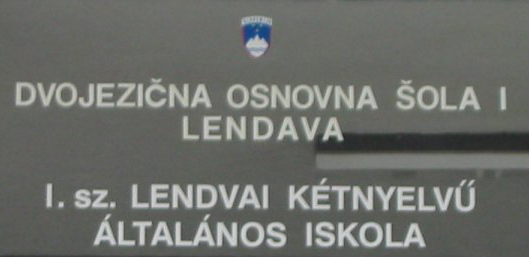 Dvojezična tabla